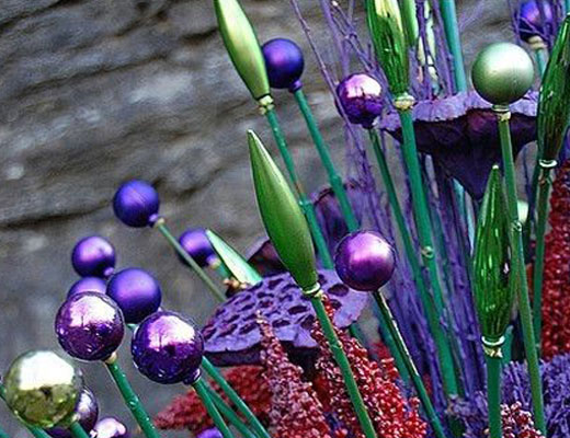 Новогодние украшения - яркие композиции из шаров