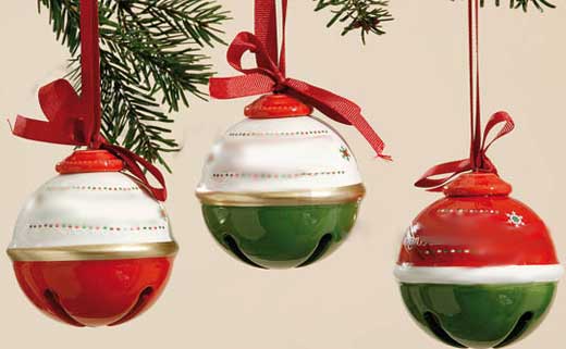Рождественские шары в красно-зеленой гамме