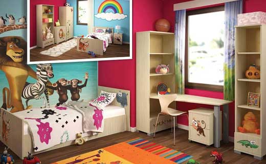 Детская мебель содержит много шкафчиков и ящиков